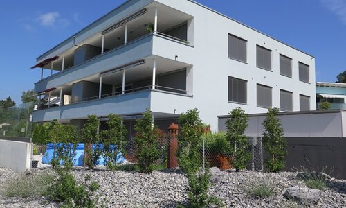 Wohn- und Geschäftshaus Hofacher 30